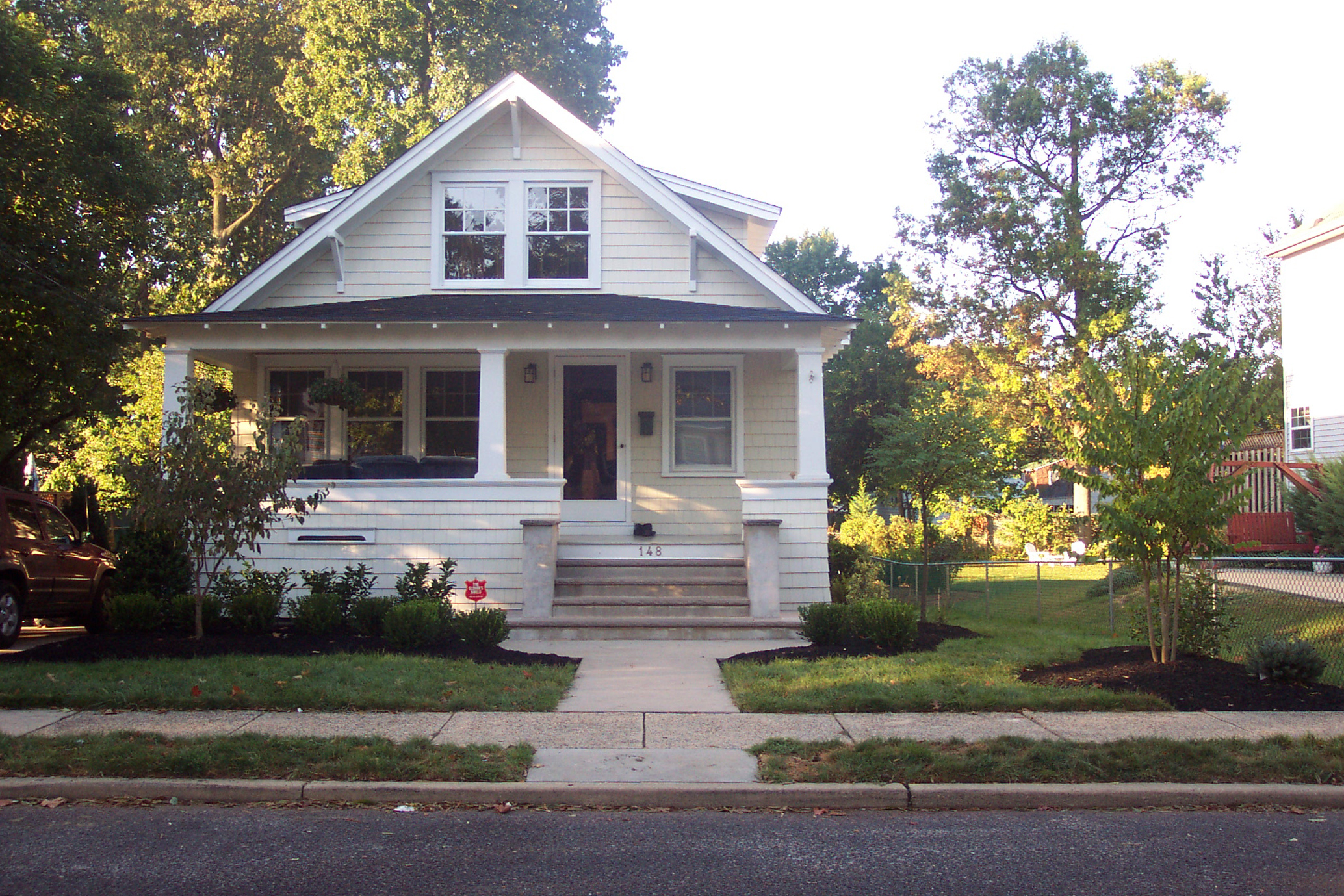 Slide 1 - Bungalow